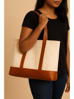 Strutt - Women Beige Emma Eco Luxe Traveller Tote Bag (M)