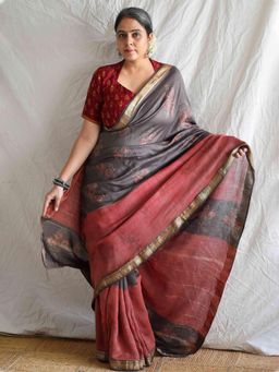 Sundarii - Noori Zameen - Bagru Grey Maheshwari Silk Saree With Unstitched Blouse