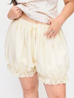 Cider - Lace Trim Women's Mid-Rise Bubble Hem Shorts Cream