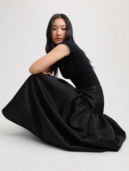 Pomelo - High Waisted Drop Waist Gathered Satin Midi Skirt - Black