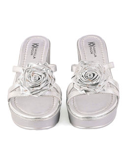 Vanilla Moon - Charm Silver Party Wedges