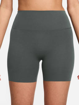 Nike - Olive Solid Sportswear Zenvy Women Shorts - II5210-303