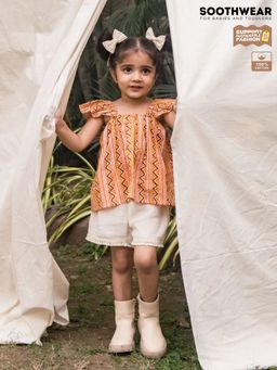 HALEMONS - Girls Mustard Printed Top with Shorts (Set of 2)