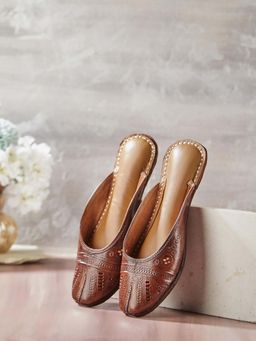 Fabindia - Brown Leather Open Jutties