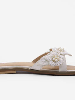 CHLLEN - White Floral Embellished Flats