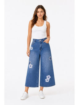 Cider - Denim Mid Rise Floral Appliques Wide Leg Jeans Curve & Plus