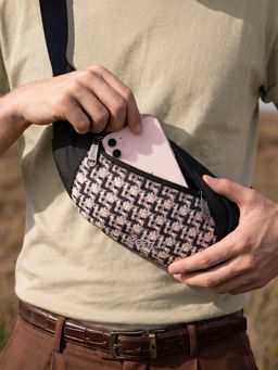 Zouk - Off White Men's Carter Checks Faye Fanny Pack