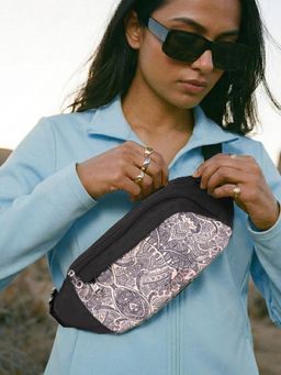 Zouk - White Women's Colaba Shirin Faye Fanny Pack