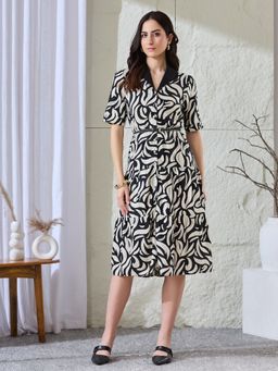 Latin Quarters - Women Black Printed Half Sleeves Collared Casual Shirt Dress with Belt