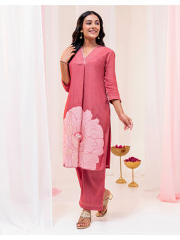 CUSTARD - Pink Cotton Flower Applique Embroidered Kurta with Pant (Set of 2)