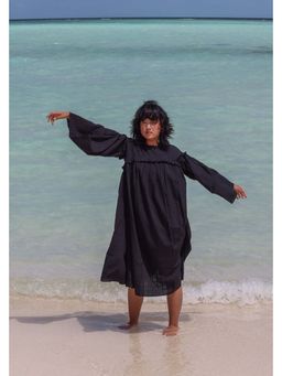 Raas Life - Vaadi Black Cotton Solid A Line Midi Dress