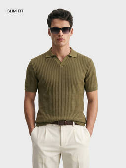 The Indian Garage Co - Green Cotton Blend Collar Neck Slim Fit Textured Half Sleeves Polo T-Shirt
