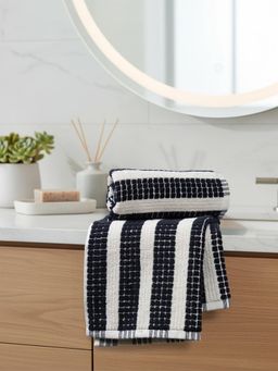MYTRIDENT - Symphony Of Threads Super Soft, Absorbent, Orris Towels (Pack of 2)
