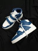 Blue color option, Currently selected