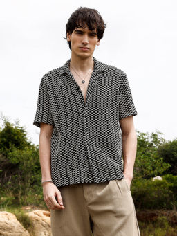 Campus Sutra - Mens Midnight Black Powder Contrast Rhombus Oversized Shirt