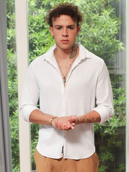Campus Sutra - Mens Powder White Textured Creased Shirt