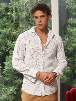 Campus Sutra - Mens Chalk White Veined-Pleated Shirt