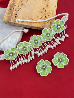 Digital Dress Room - Green Flower & Pearl Beaded Choker Set
