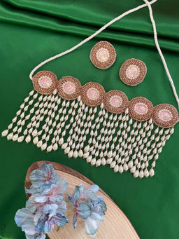 Digital Dress Room - Sequence With Pearl Beaded Necklace Choker Set