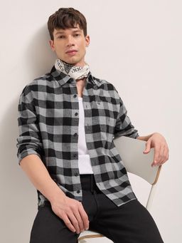 The Bear House - Men's Black Checks Cotton Relaxed Fit Flannel Shirt