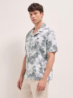 The Bear House - Men's White Relaxed Fit Floral Shirt