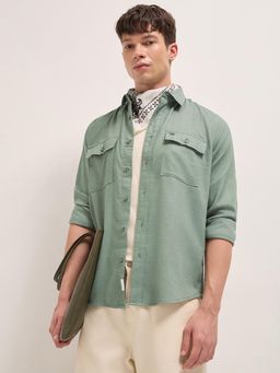 The Bear House - Men's Green Regular Fit Solid Shirt