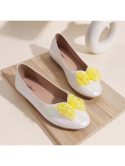toothless - Kids Girls Off White Slip On Ballerinas