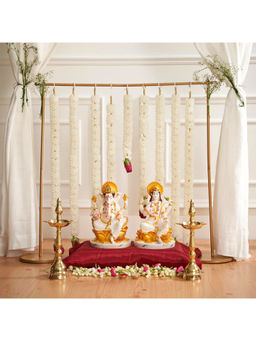 DecorTwist - Square Backdrop Stand Gold