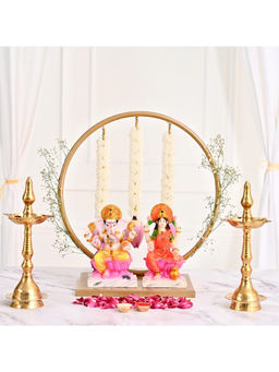 DecorTwist - Circular Backdrop Stand Gold