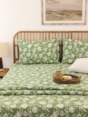 Green color option, Sold out, Currently selected