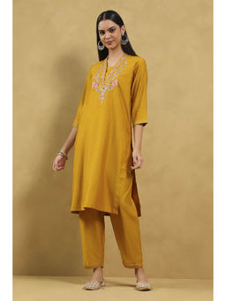 Rangriti - Women Mustard Polyester Solid Straight Kurta with Pant