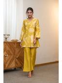 Mustard color option, Currently selected