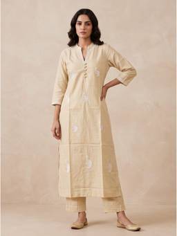 SAANTHA - Cream Tussar Peacock Embroidery Kurta With Pant