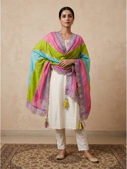 SAANTHA - Cream Silk Embroidery Kurta With Pant And Dupatta