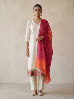 SAANTHA - Cream Silk Embroidery Kurta With Pant And Dupatta