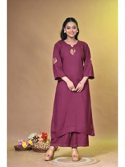 SAANTHA - Maroon Peacock Santhali Embroidery Kurta With Pant