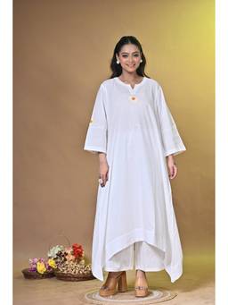 SAANTHA - Surajmukhi Cotton Santhali Hand Embroidery White Kurta With Pant