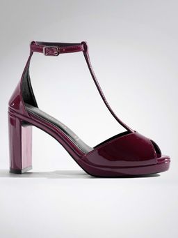 Signature Sole - Plum Patent T-Bar Maroon Sandale Heel