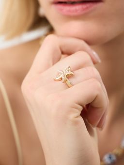 Accessorize London - Women's Pearl Starfish Rings (Pack of 2)
