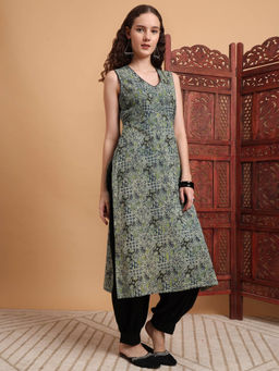 Sufiza Lifestyle - Women Hand Block Ajrak Printed Green Kurta