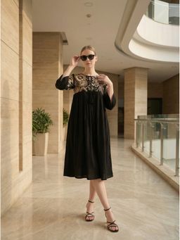ZUMMER - Black Floral Embroidered Dress