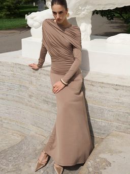 Outzidr - Brown Neck Draped Fitted Dress