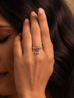 Shaya by CaratLane - Konika Oxidised 925 Silver Ring