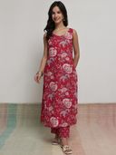 Red color option, Sold out, Currently selected