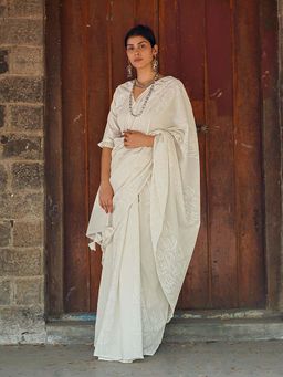 Chidiyaa - Safed Winter Almond White Block Printed Saree