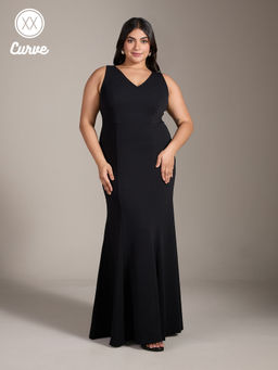 Twenty Dresses by Nykaa Fashion - Curve Black Solid Sleeveless V Neck Maxi Gown