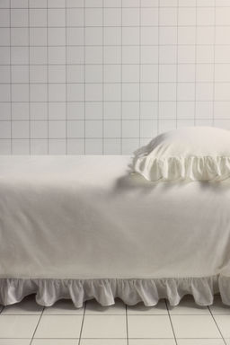 H&M - White Flounced Single Duvet Cover Set