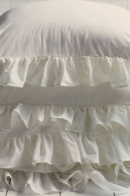 H&M - White Flounced Double/King Duvet Cover Set