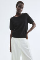 Black color option, Currently selected