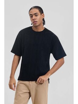 Snitch - Black Geometric Half Sleeves Oversized Casual T-Shirt for Men